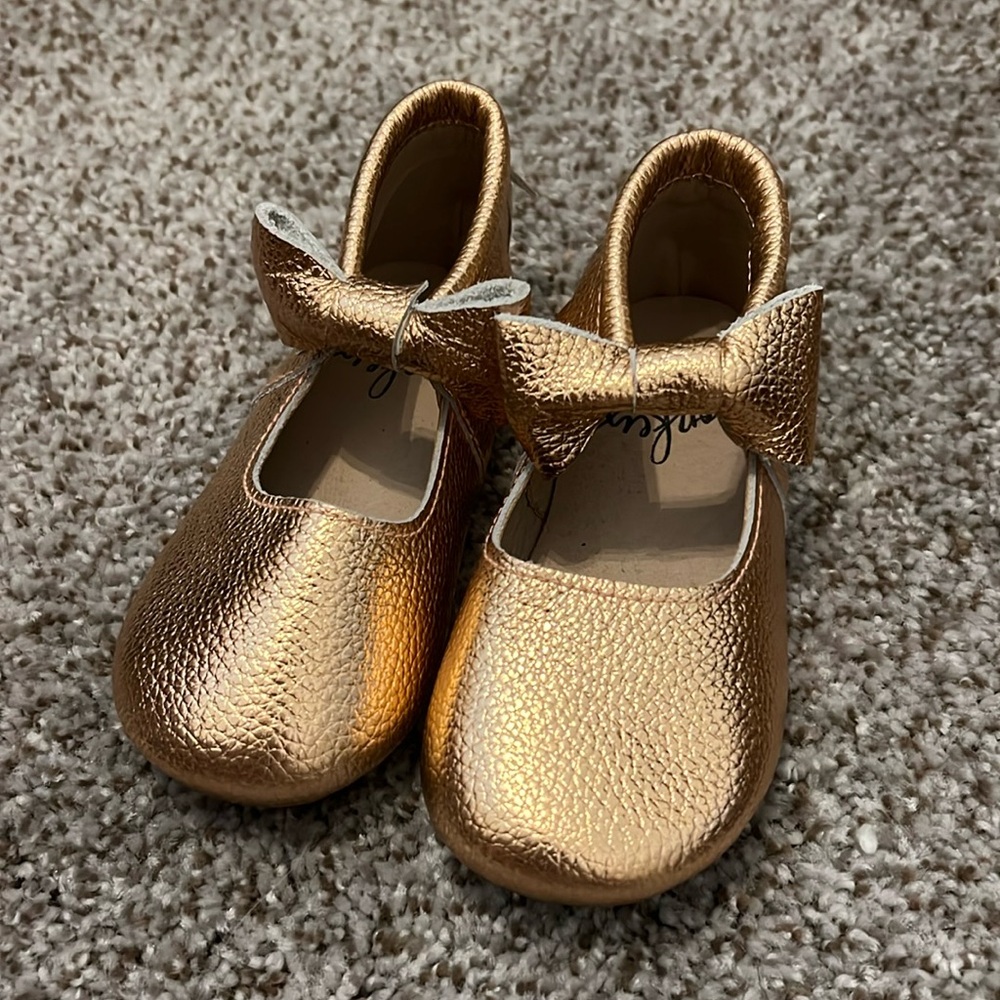 Monkey Feet size 2-3Y rose gold toddler shoe